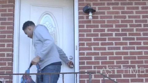 About Him - Saison 1 - Episode 9 - dépucelage