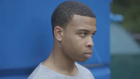 About Him - Saison 1 - Episode 10 - Meilleurs amis