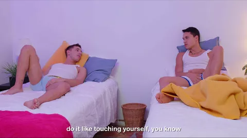 Bambi Cute & Jonny Montero - Troie in pigiama lascive, sc 4