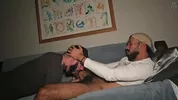 Sucer la bite massive de Macanon