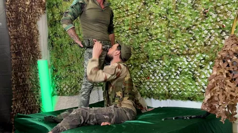 Melad Massilia & MilitaryGayXXX - Bonne baise en uniforme