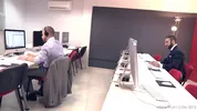 Il capoufficio e il suo collaboratore terminano il turno