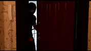 Russischer Einbrecher fickt einen Mann, der in seinem Kühlschrank gefangen ist