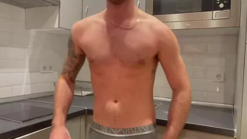 Rey Kong se folla a Aaron48