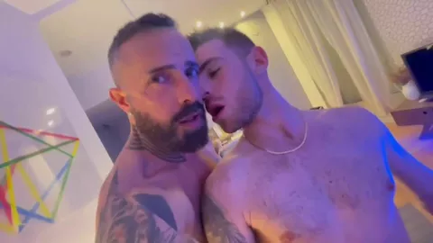 Rey Kong fucks Aaron48