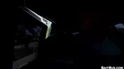 BaitBus – oso calvo y peludo follado por un hombre hetero en una camioneta
