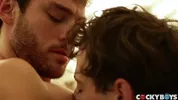 Cole Claire & Max Adonis font l'amour dans une tente