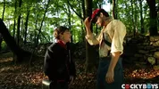Cole Claire & Max Adonis font l'amour dans une tente