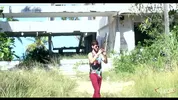 Tourist wird in einem verlassenen Gebäude gefickt