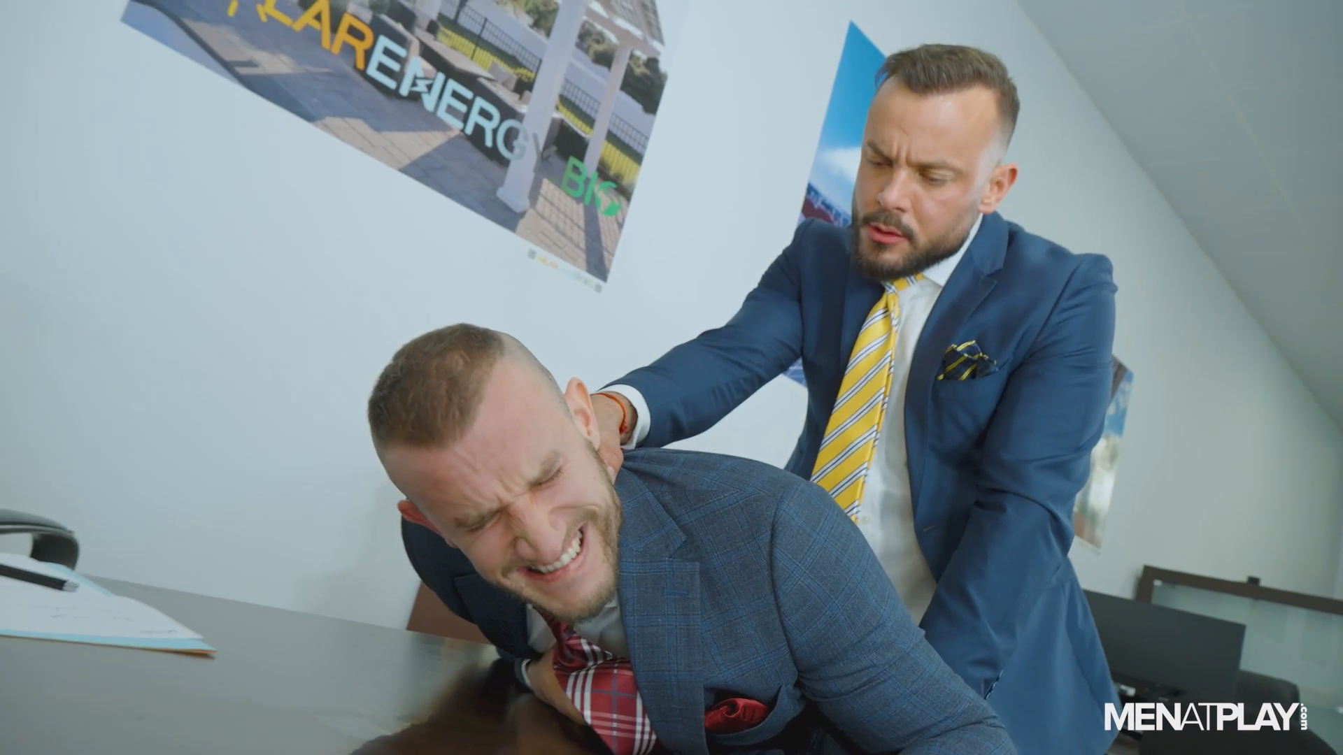 Il capo ha bisogno di aiuto al lavoro