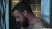 Tipo con cazzo enorme scopa un peludo