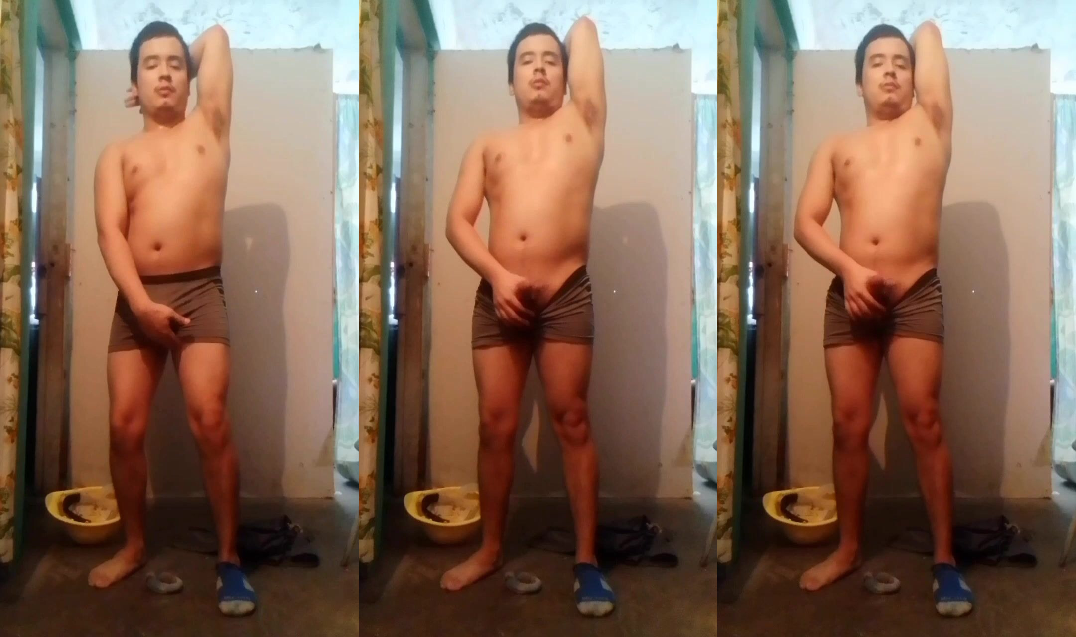 Jesus en boxer jalandose el pene avienta semen #16