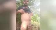 Desi Guy nua na floresta parte 1
