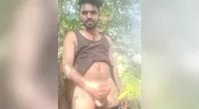 Desi Guy nudo nel bosco parte 5