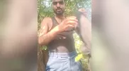 Desi Guy nudo nel bosco parte 5