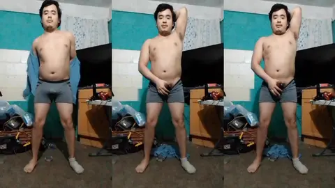 Jesus en boxer jalandose el pene avienta semen #38