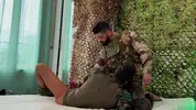 Militar de cu peludo