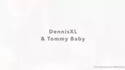 DennisXL faz breeding no Tommy Baby