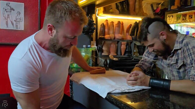 Free Wolf me montre son sex club