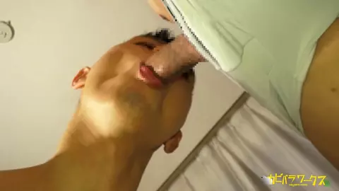 Muskulöses Babygesicht