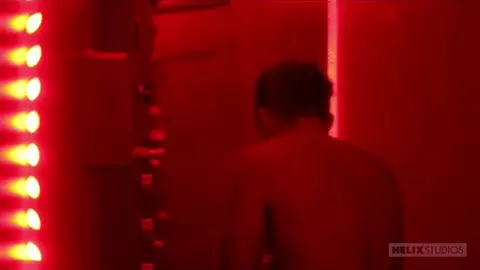 Coppia di twink arrapati — jacuzzi Silas & Noah