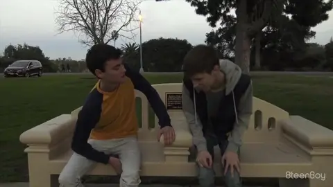 Twinks sexy — casal de amigos — Alan & Gabe