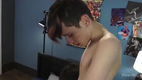 sexy coppia twinks amici flip flop devin jared