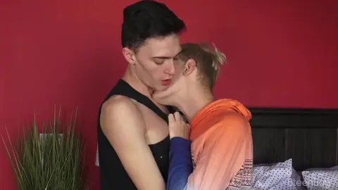 Casal de twinks flip fuck – roommates Adam & Kurt