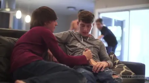 grupo de quatro gémeos depois da festa cameron joey cole ashton