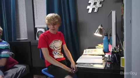 pareja cachonda twinks flip flop adam jamie