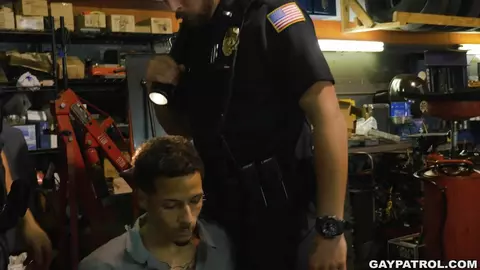 Scopati dalla polizia