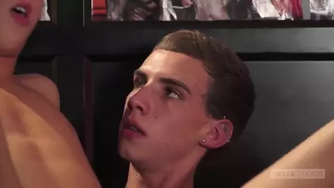 twinks casal amigos quarto jordan luke