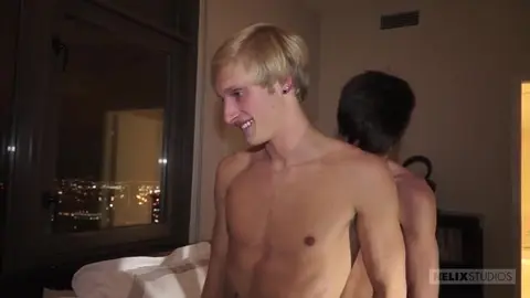 dreier gruppe freunde twinks party max jessie collins