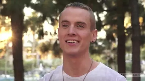 twinks sexy pareja amigos cam stefan novela