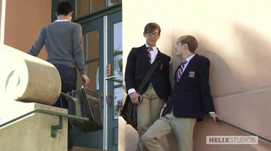 Twink-Paar im Schlafsaal — Liam & Jacob