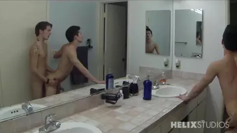 Pareja sexy en cámara — Ryler y Liam