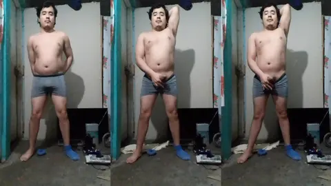 Jesus en boxer jalandose el pene avienta semen #44