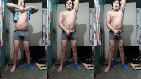 Gesù en boxer jalandose el pene avienta semen #47