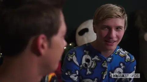 twinsk couple holidays home luke jessie