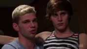 Coppia birichina a casa con amici — Dalton & Cooper