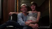 Coppia birichina a casa con amici — Dalton & Cooper