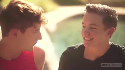 Casal sexy de twinks em casa — Cameron & Leo