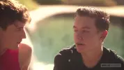 Coppia sexy di twinks a casa — Cameron & Leo