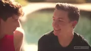Coppia sexy di twinks a casa — Cameron & Leo