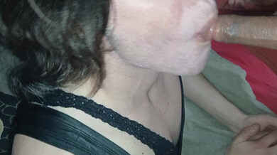 Travesti gay esvazia as bolas — submisso a um tunisino