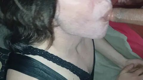 Travesti gay esvazia as bolas — submisso a um tunisino