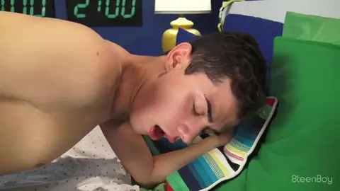 sexy heiß solo zeigen twink nicholas