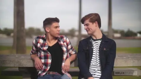 porno sexy coppia amici travis landon