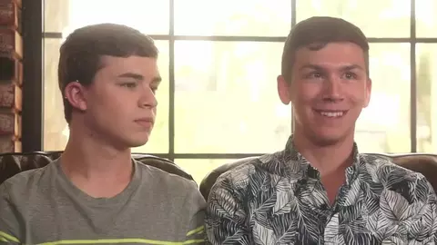 Coppia twink sexy fatta in casa – Jared & Collin