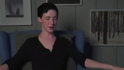 Twink sexy bollente – Davey Show